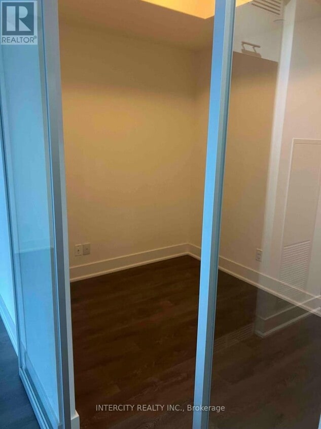 Photo principale - 8081-J8081 Birchmount Rd