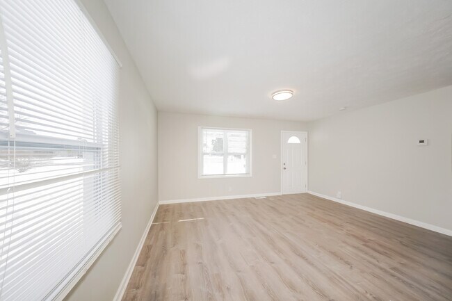 Building Photo - 2236 E Gimber St