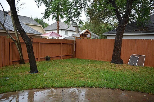 Foto del edificio - 20306 Laurel Lock Dr