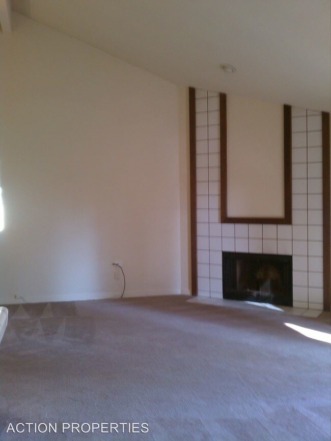 Foto del edificio - 128 Valley Oak Dr