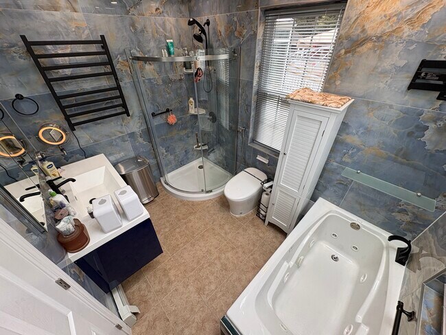 Foto del edificio - 132 Oakfield Ave