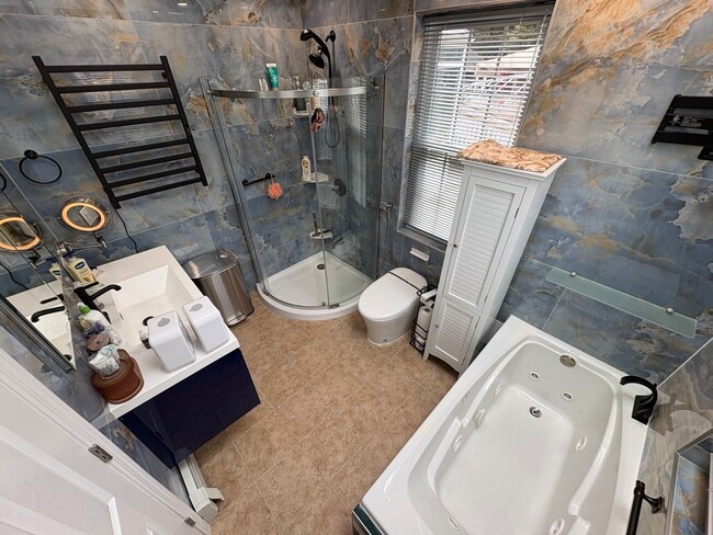 Building Photo - 132 Oakfield Ave