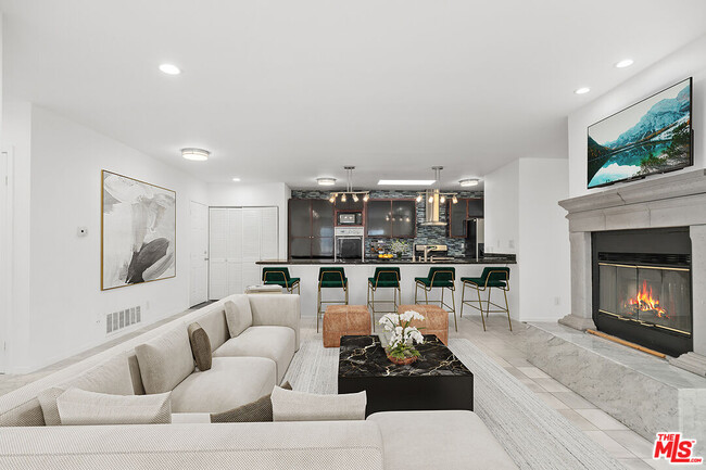 Building Photo - 4442 St Clair Ave