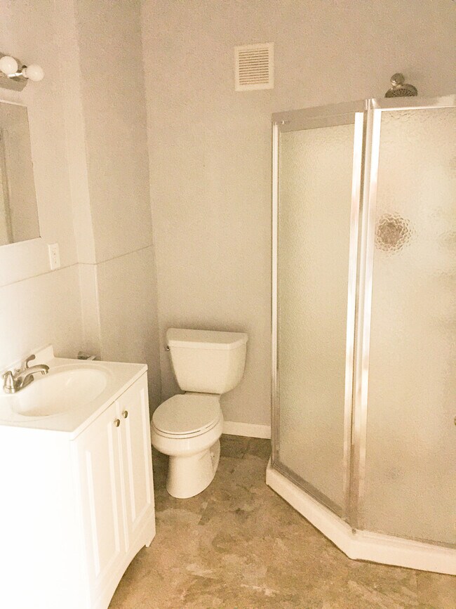 Foto del edificio - 2BR/1BA Single Family Home! Renovated!
