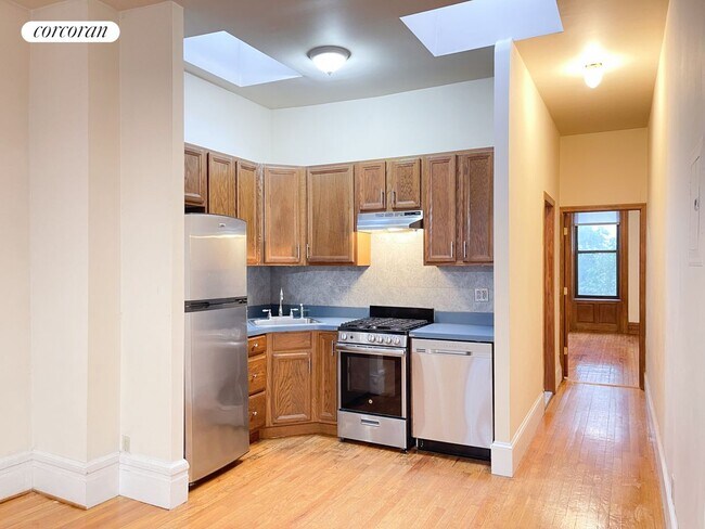 Building Photo - 312 W 98th St