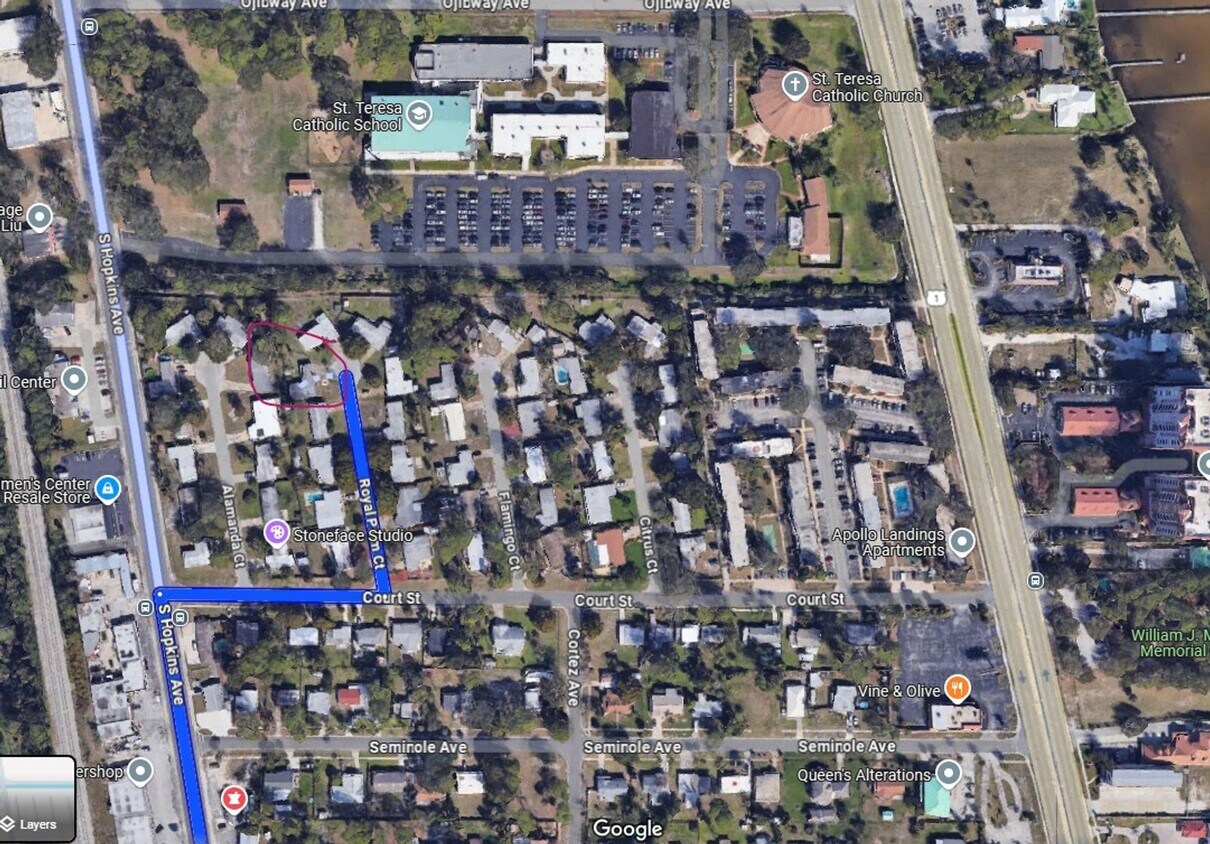 Foto principal - 3 bed 2 bath house with 1200 sf. end of ci...