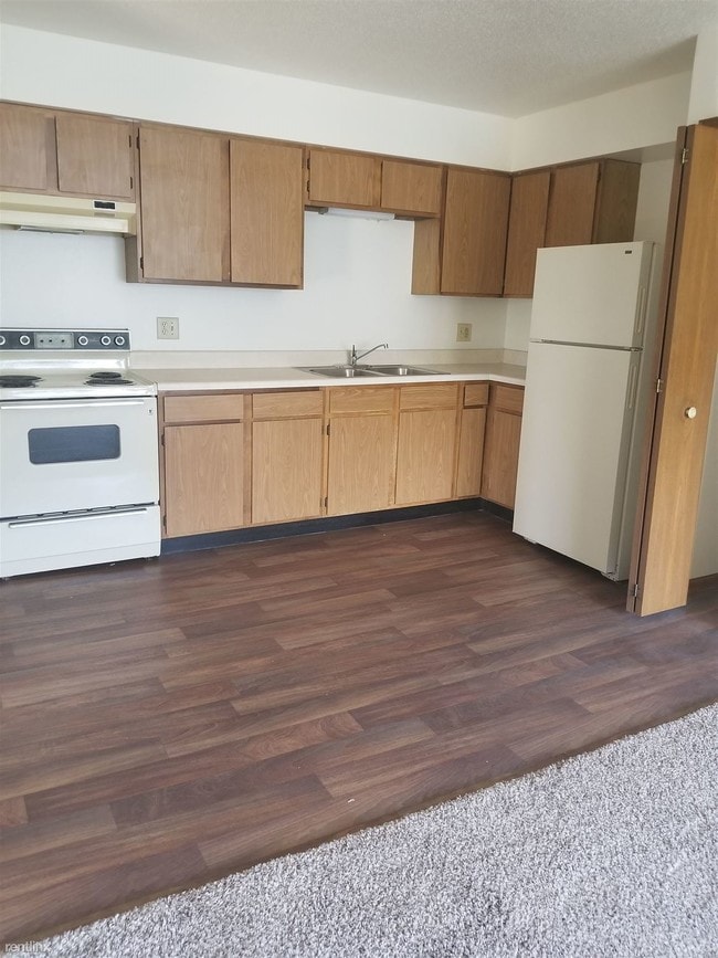 Building Photo - 2 br, 1 bath Apartment - Oakview Apartments