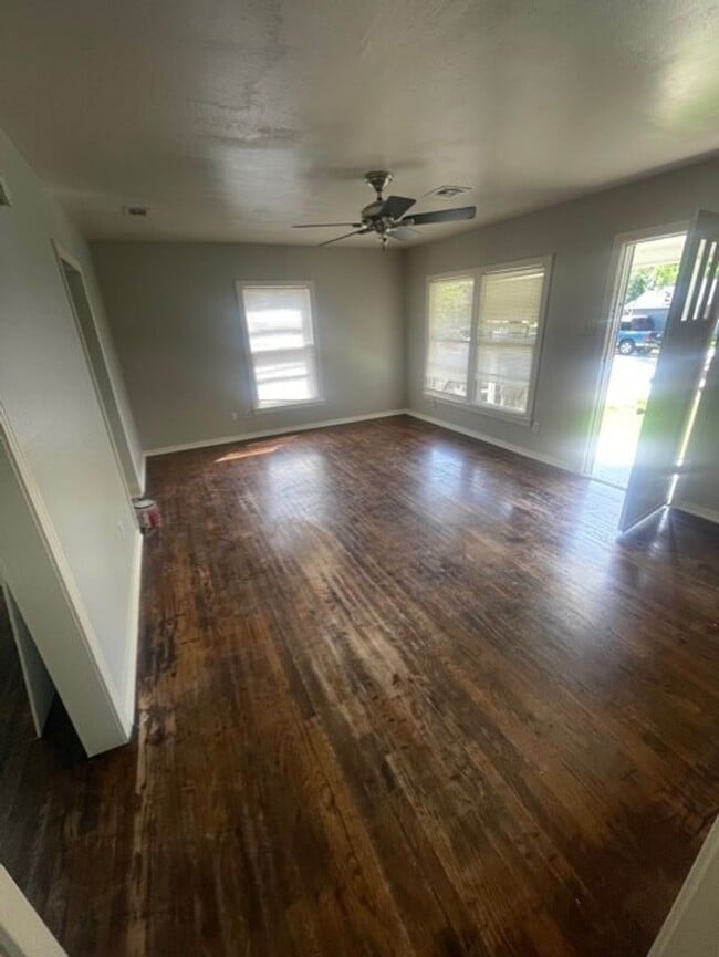 Foto del edificio - Cozy Central Waco Home