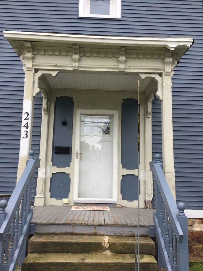 Building Photo - 243 W Main St