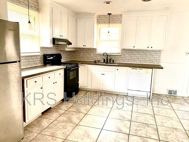 Building Photo - 7222 Richland Dr