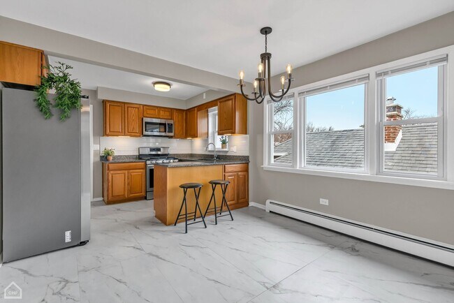 Foto del edificio - 5723 N Maplewood Ave