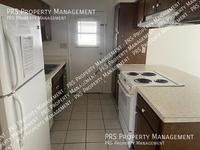 Building Photo - New Price