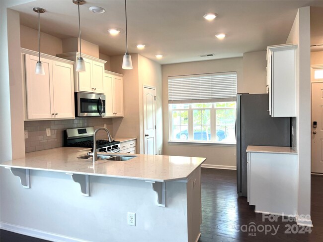 Foto del edificio - 6938 Walnut Branch Ln