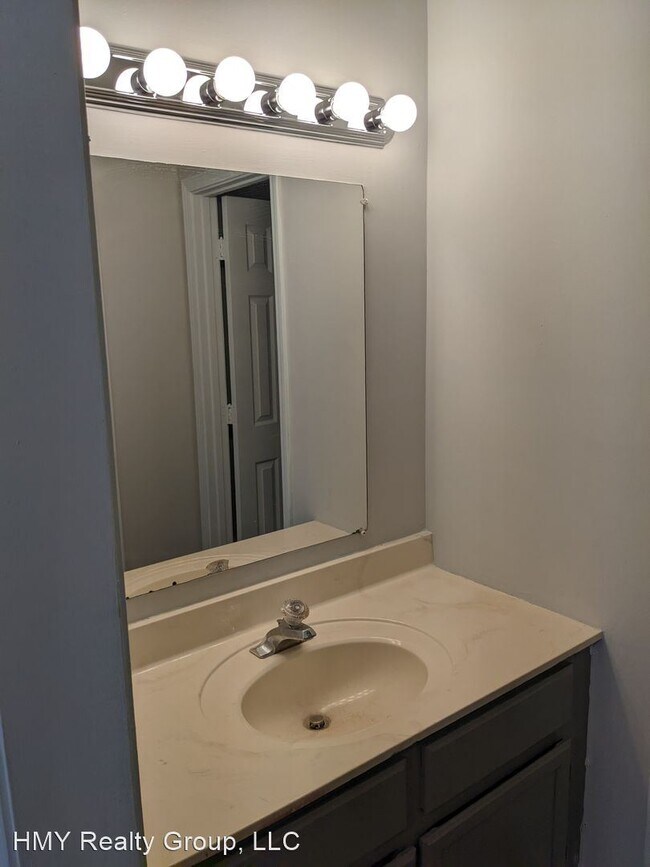 Building Photo - 2 br, 2.5 bath House - 5841 Trent Walk Dr