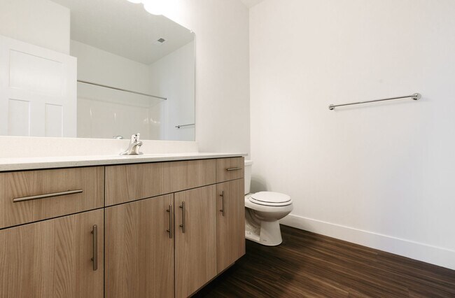 Building Photo - 675 W 4500 S