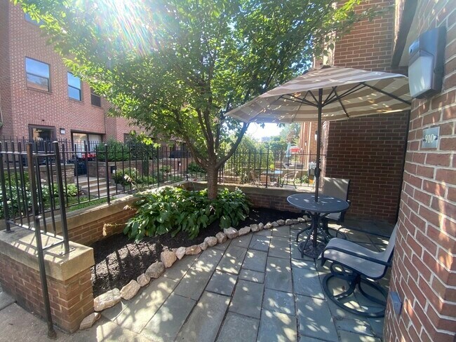 Building Photo - 910 Stubblefield Ln