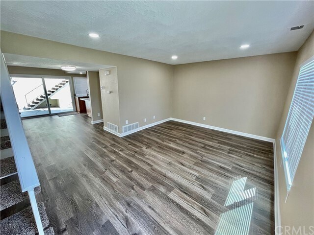 Building Photo - 10087 Sparrow Ave