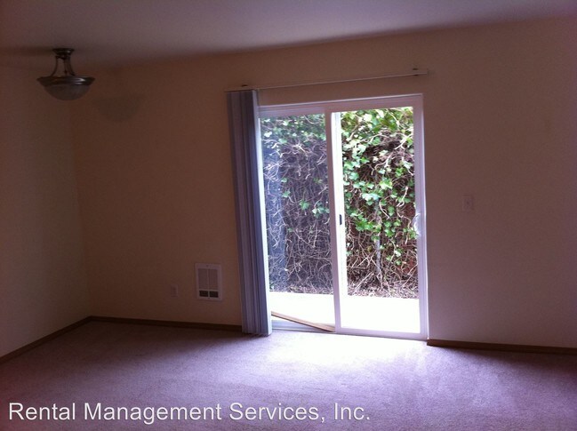 Building Photo - 604 SE 119th Ave