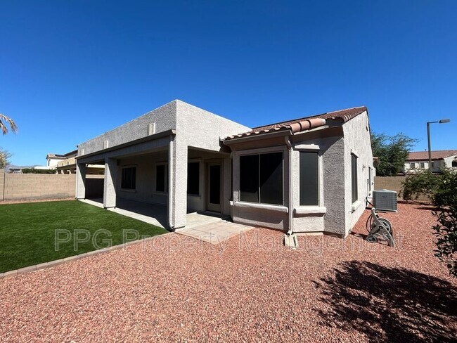 Foto del edificio - 16155 W Clinton St