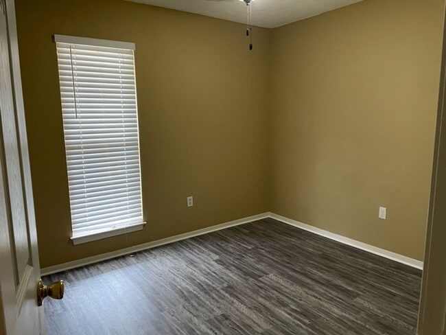 Building Photo - MAGNOLIA SUBDIVISION, COVE LOT!