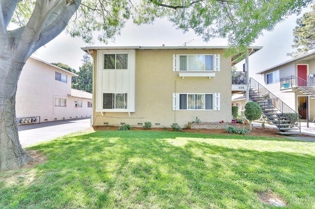 Building Photo - 1136 Ayala Dr