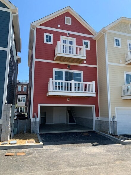 Building Photo - 225 22nd St