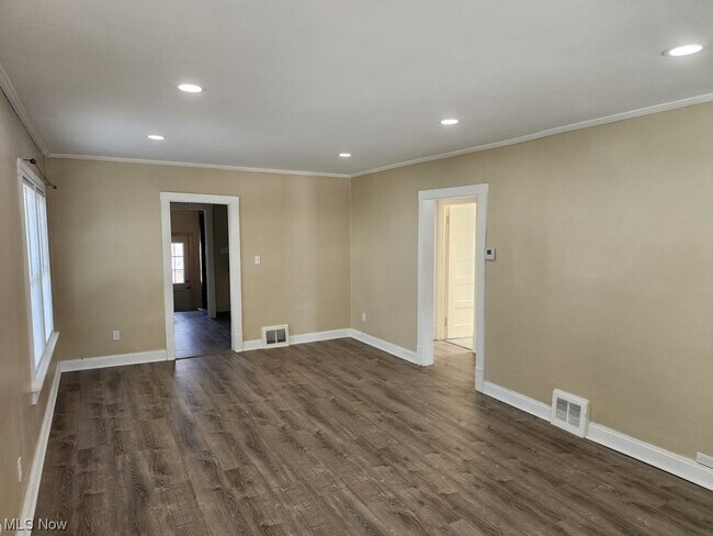 Building Photo - 21134 Northwood Ave
