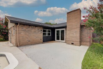 Building Photo - 15507 Sierra Valle Dr