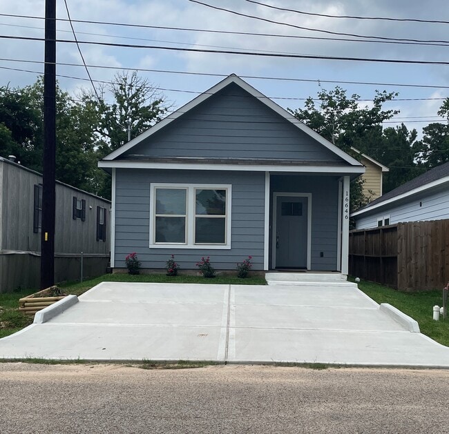 Building Photo - 16646 Meadowcroft St