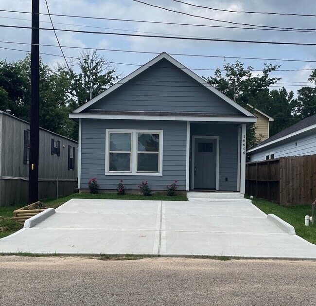 Foto del edificio - 16646 Meadowcroft St