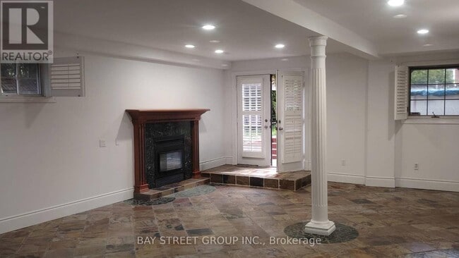 Building Photo - 231 SHAFTSBURY Ave