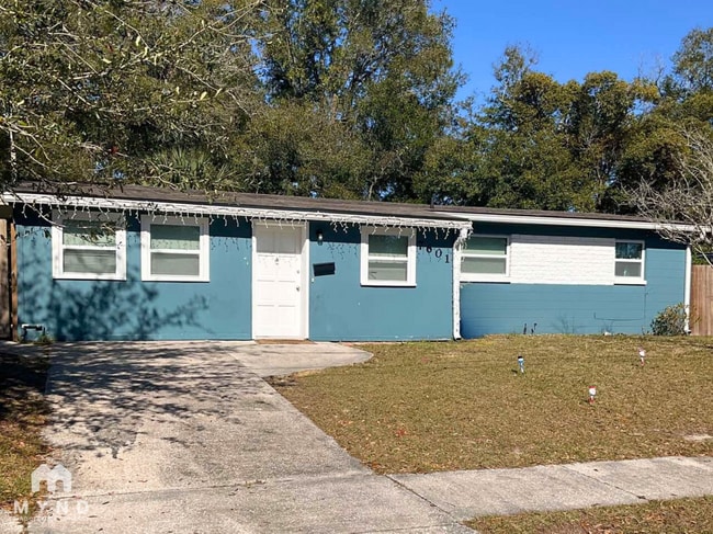 Building Photo - 7601 Wycombe Dr N