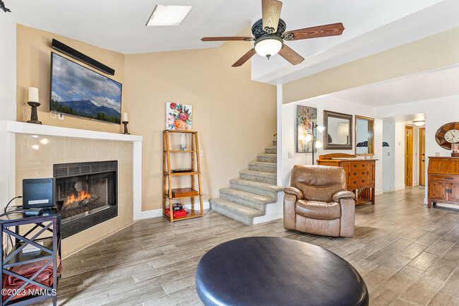 Building Photo - 2344 N Earle Dr