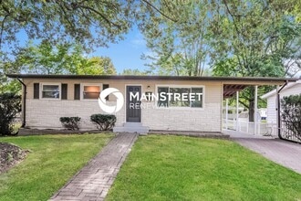 Building Photo - 330 Moule Dr