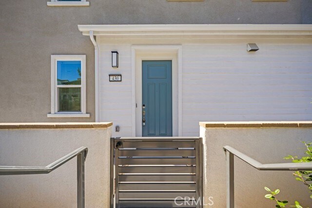 Building Photo - 430 Lobata