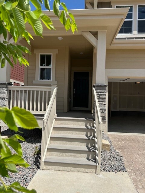 Building Photo - 637 McGeal Pl