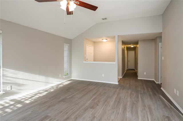 Foto del edificio - 7401 Aberdeen Dr