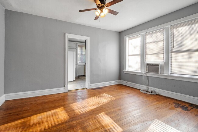 Building Photo - 4815 Anderson Ave