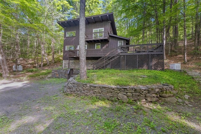 Building Photo - 273 Grog Kill Rd