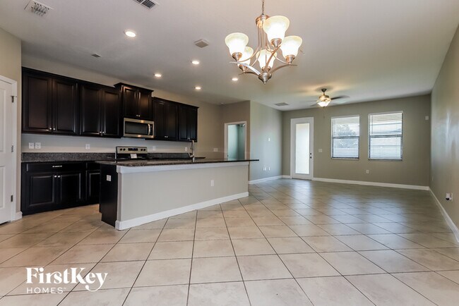 Building Photo - 9827 Ivory Dr