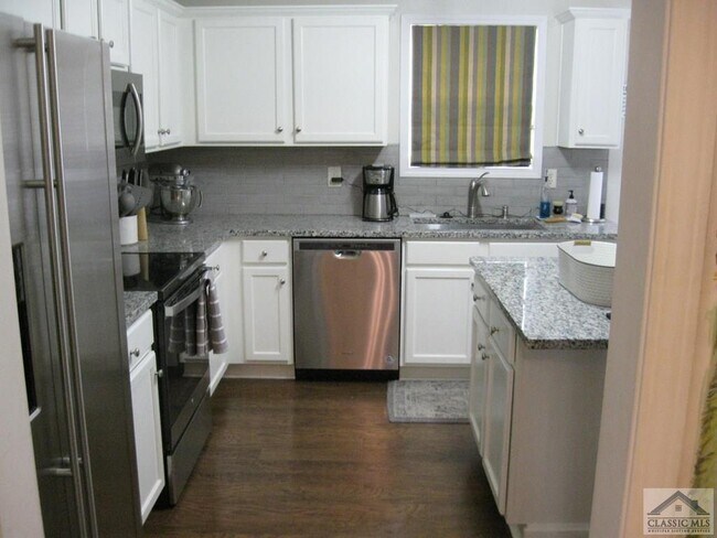 Building Photo - 133 Cedar Rock Trce