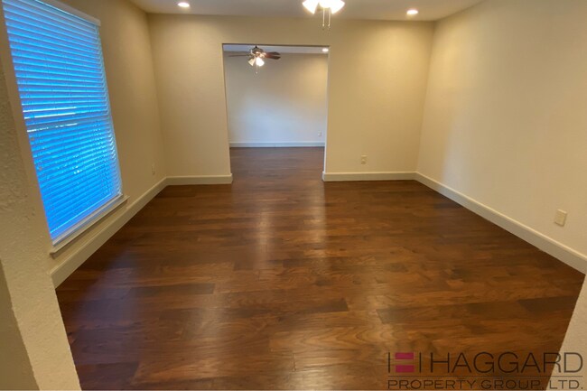 Foto del edificio - Large Updated Plano 4/2+/2 single family h...