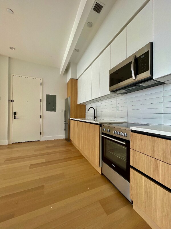 Foto del edificio - 420 Gates Ave