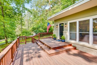 Building Photo - 817 Ravine Rd