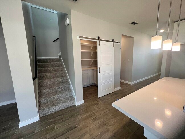 Foto del edificio - 1616 Sambar Lp