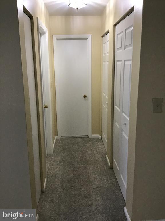 Building Photo - 1543 Colonial Dr