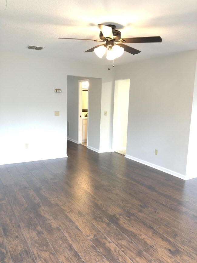 Foto del edificio - 11455 Fort Caroline Lakes Dr