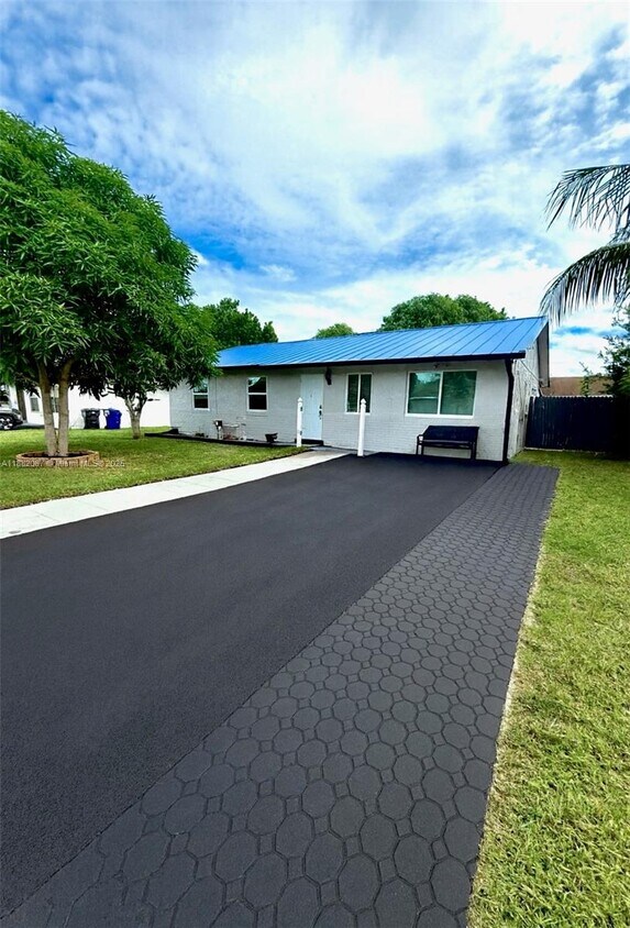 Foto principal - 8120 SW 4th Pl