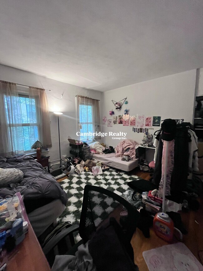 Foto del edificio - 731 Parker St