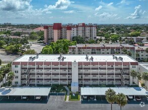 Building Photo - 220 Santa Maria St